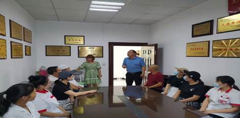 说明: 召开迎新工作专题会，安排部署饮食中心迎新工作